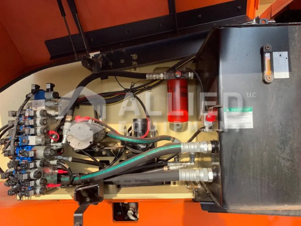 Used 2011 JLG 800AJ (Serial # 300144355) - Image 11