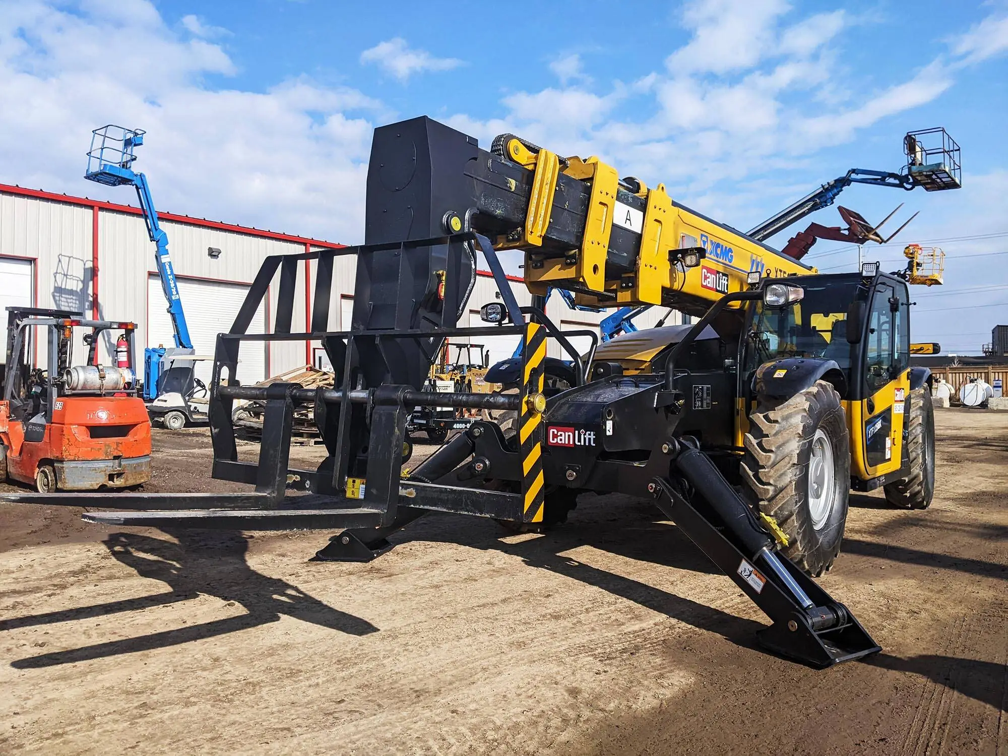 XCMG XTF1256K TELEHANDLER - Image 3