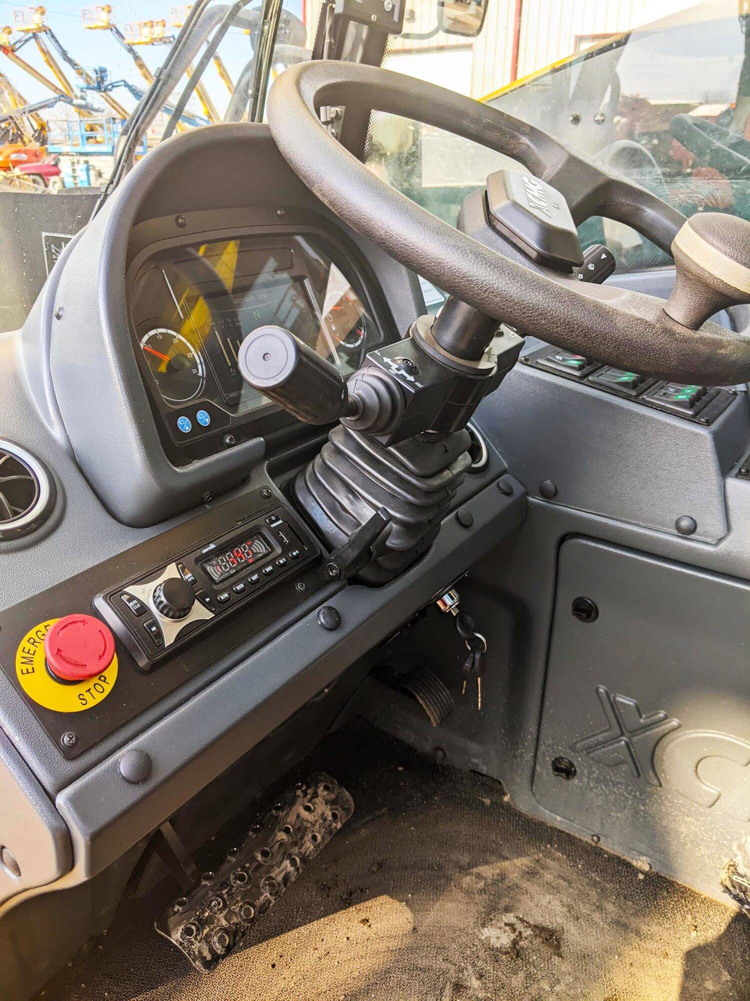 XCMG XTF1256K TELEHANDLER - Image 12