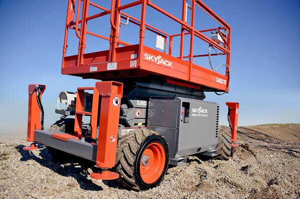 SkyJack SJ 6832 RT - Image 2
