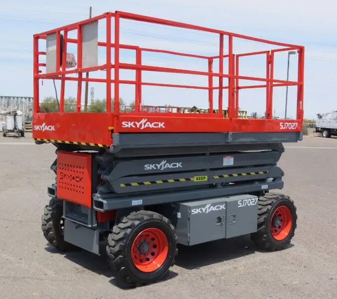 シザー SkyJack SJ 7027 4X4 Scissor Lift for Sale or Rent - CanLift
