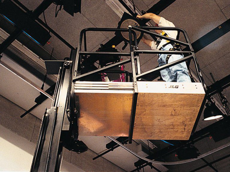 JLG DVL20 Drivable Vertical Mast Lift CanLift Equipment