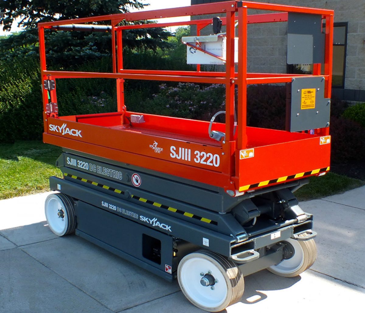 SkyJack SJ 3220 Scissor Lift for Sale or Rent - CanLift