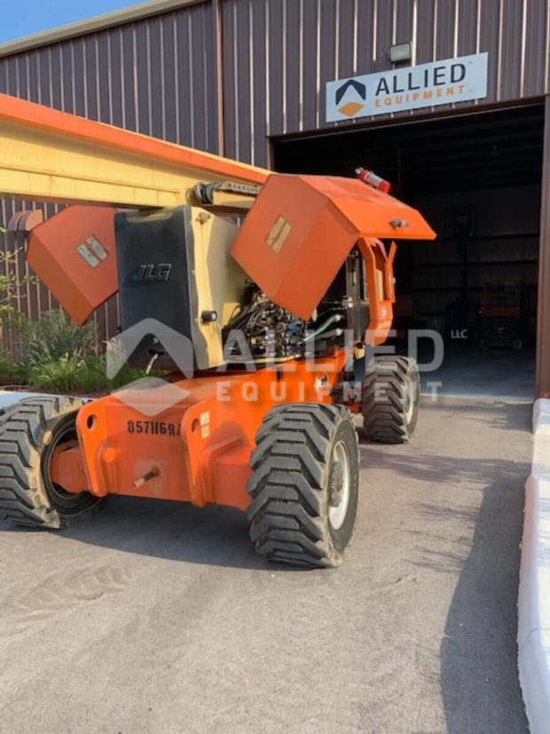 2011 JLG 800AJ