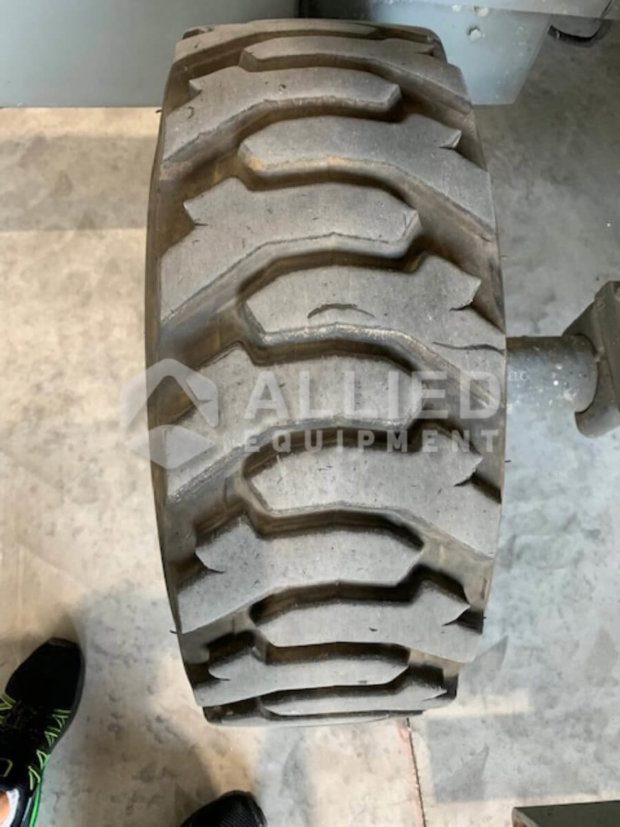 Used 2006 Skyjack SJ 8841RT (Serial # 43439) - Image 2