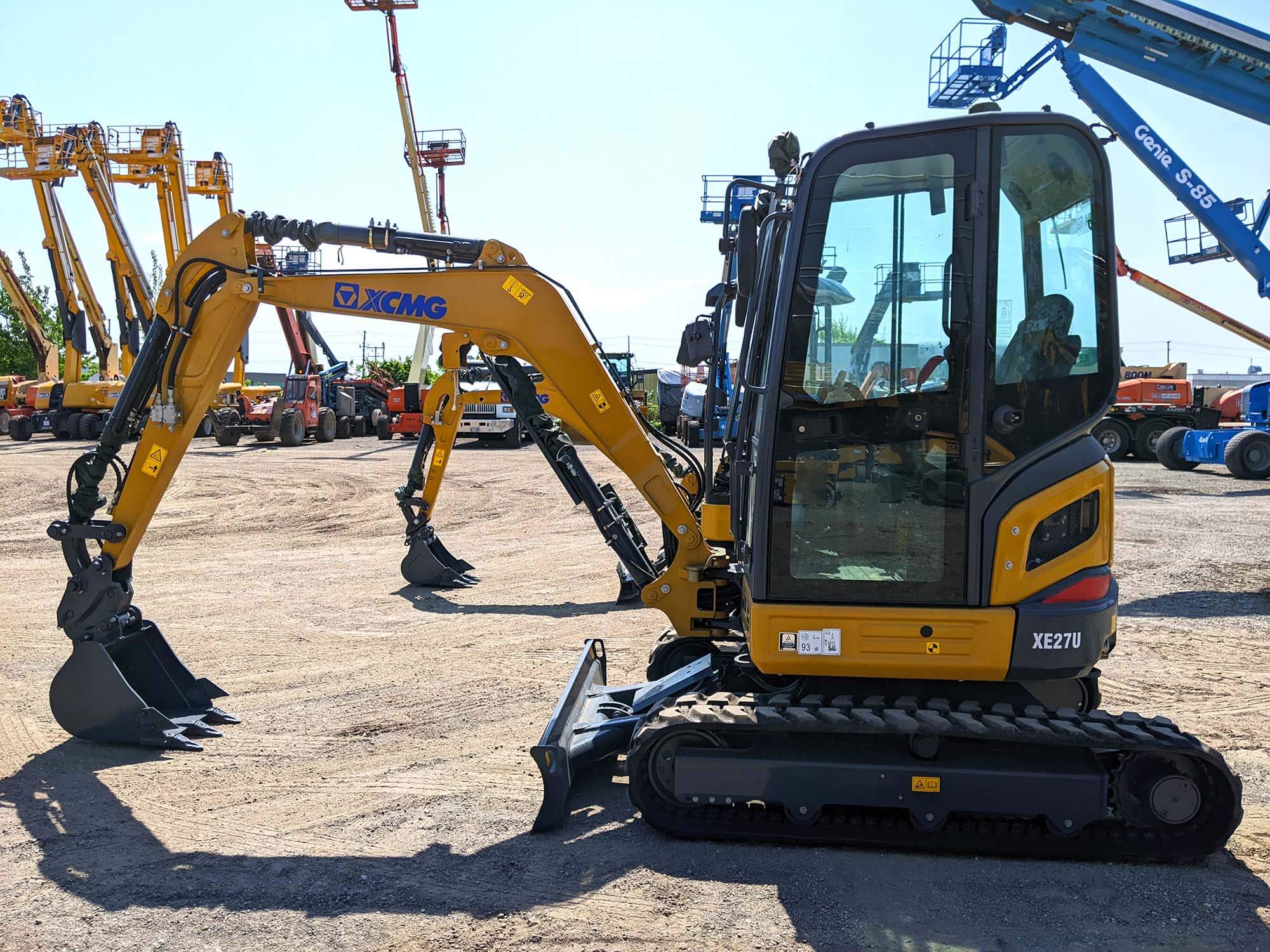 Side view of the XCMG XE27U mini excavator