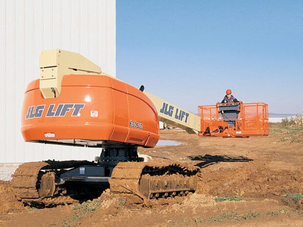 JLG 660SJC Telescopic Crawler Boom Lift - Image 6