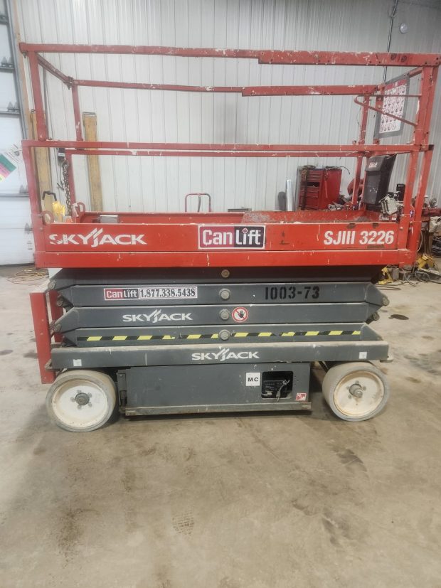 2015 Skyjack SJ3226 Electric Scissor Lift - Image 2