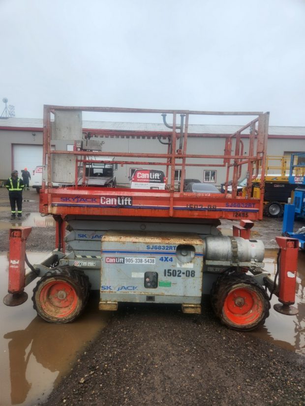 2007 Skyjack SJ6832 RT Scissor Lift